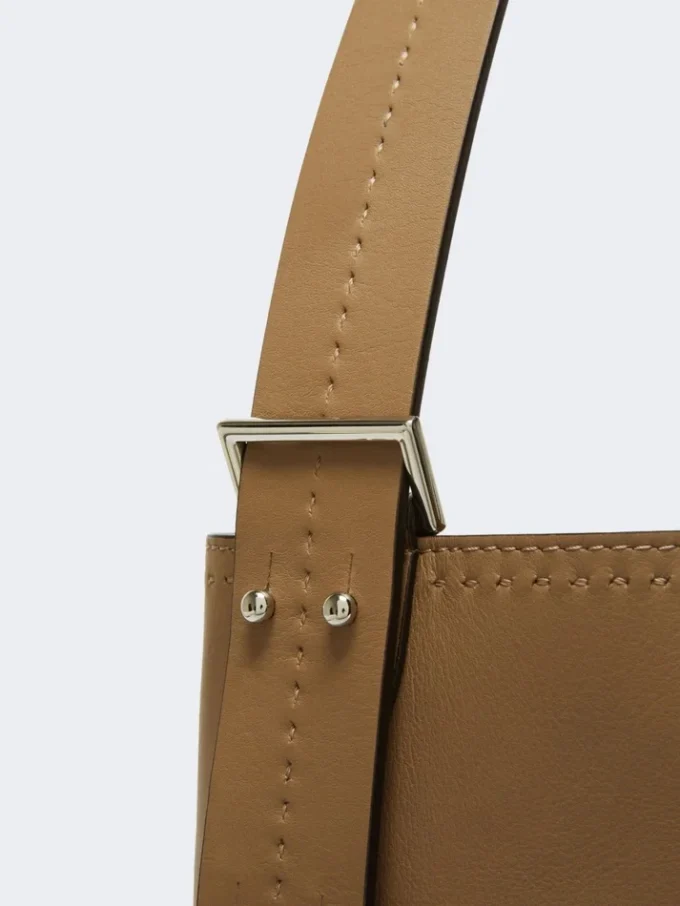 Archetipo medium leather bucket bag, mud