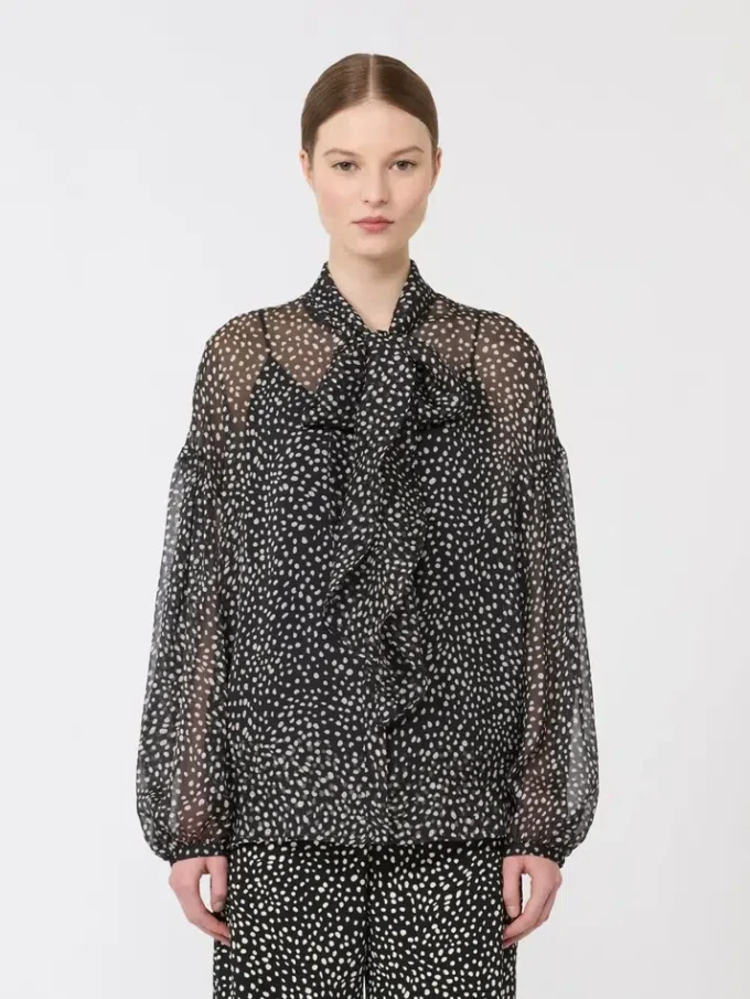 Blouse in printed chiffon, black
