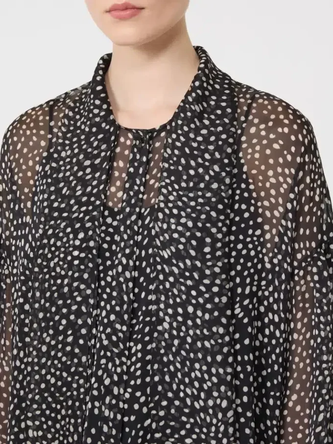 Blouse in printed chiffon, black