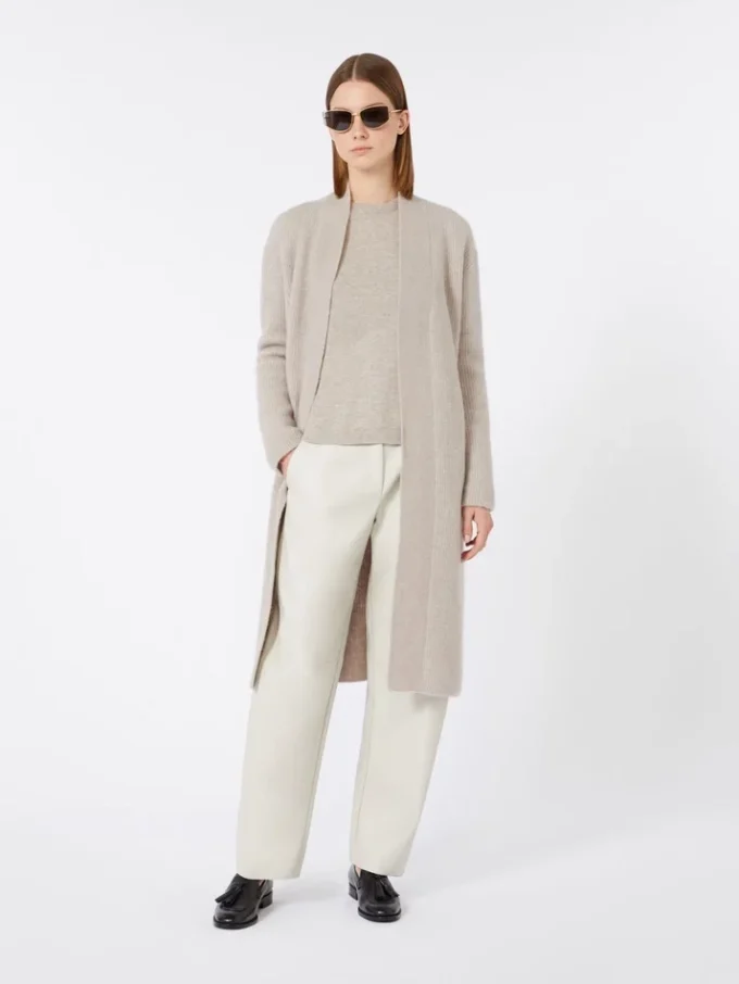 Boxy-fit wool and cashmere sweater, beige Boxy-fit wool and cashmere sweater, beige