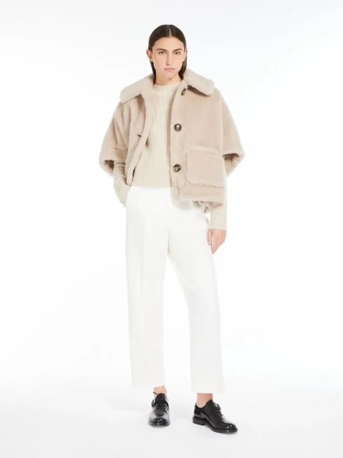 Cape in alpaca and wool teddy fabric, beige Cape in alpaca and wool teddy fabric, beige