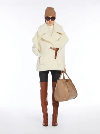 Cape in alpaca and wool teddy fabric, optical white