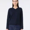 Cashmere v-neck sweater, navy Cashmere v-neck sweater, navy