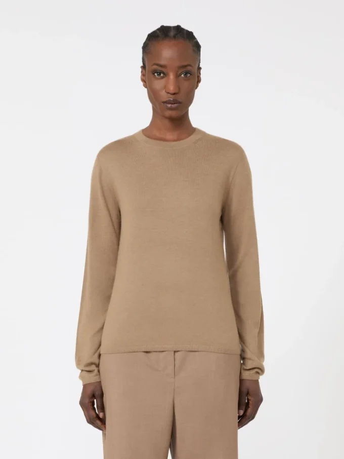 Cashmere yarn sweater, hazelnut brown Cashmere yarn sweater, hazelnut brown