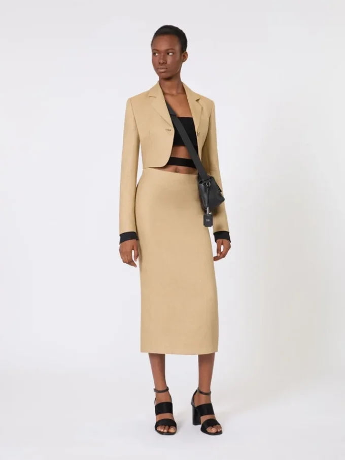 Cropped jacket in linen twill, camel Cropped jacket in linen twill, camel