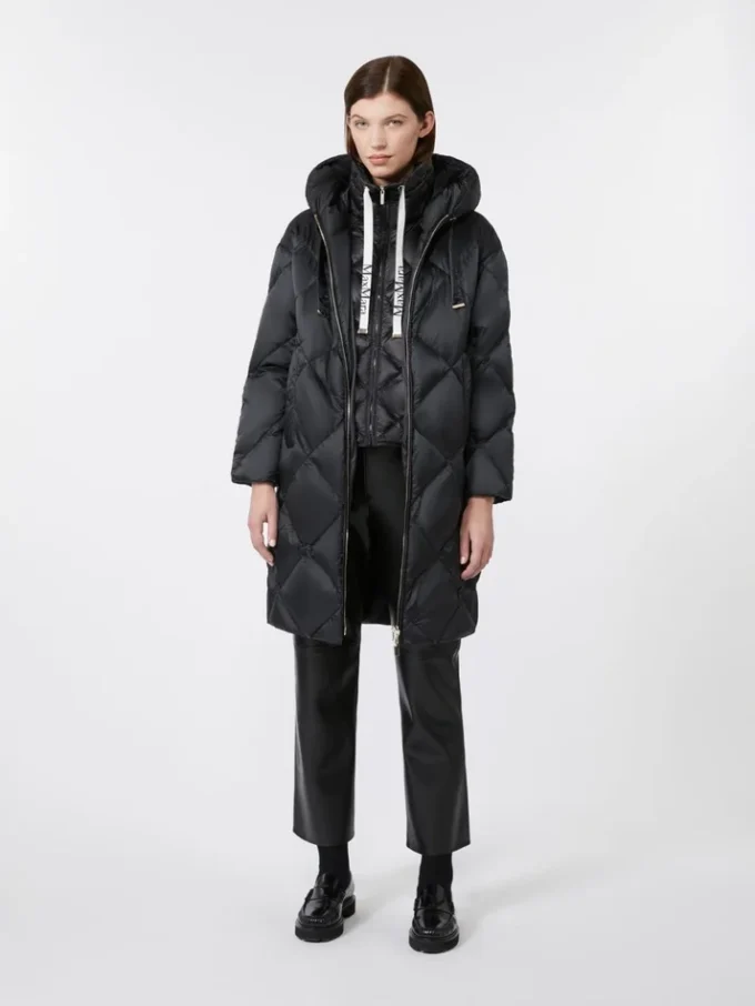 Down jacket in iridescent water-repellent fabric, black Down jacket in iridescent water-repellent fabric, black
