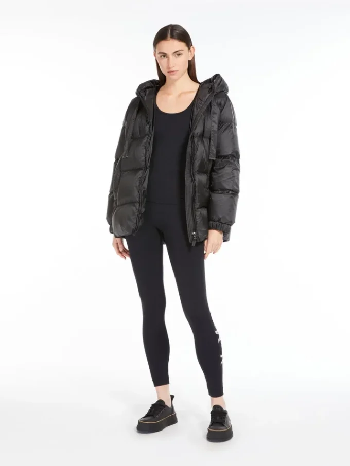Down jacket in water-repellent canvas, black