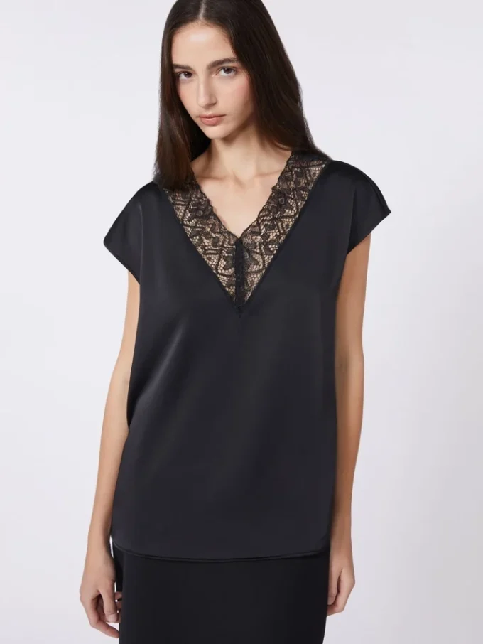 Feminine satin top, black