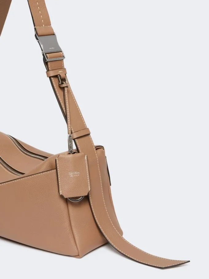 Medium leather shoulder bag, brown