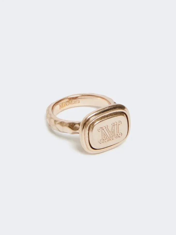 Metal signet ring, gold