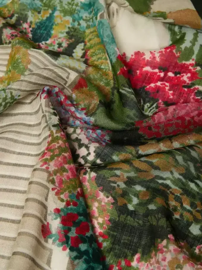 Oversized scarf in printed silk and wool, ivory