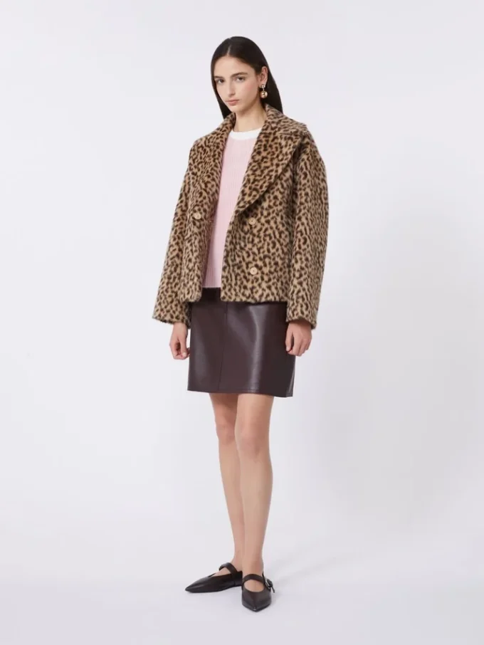 Short leather skirt, bordeaux