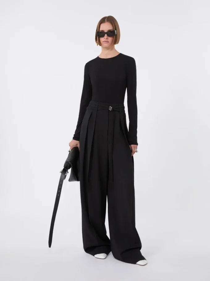 Skin-tight jersey t-shirt, black