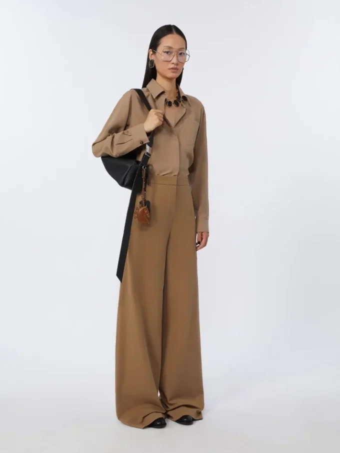 Small leather shoulder bag, black