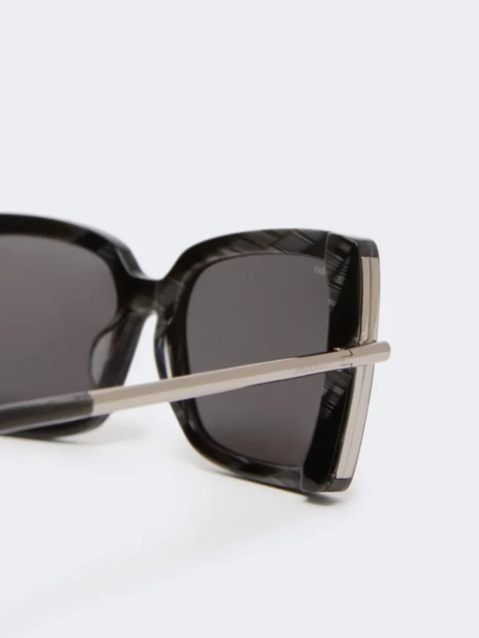 Square sunglasses, black
