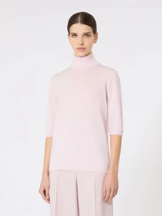 Stockinette-stitched wool polo-neck sweater, pink