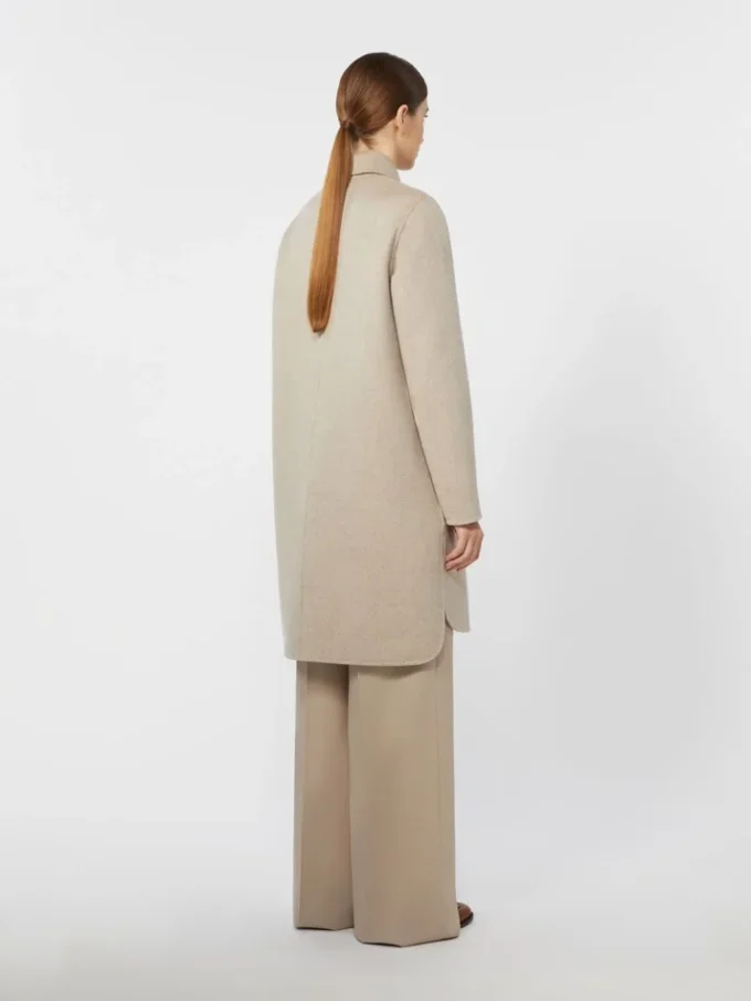 Straight-fit cashmere coat, sand Straight-fit cashmere coat, sand