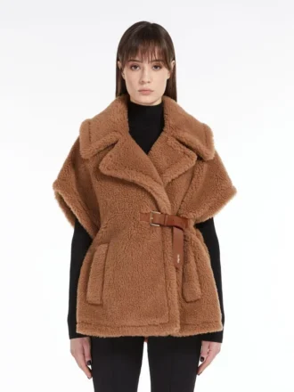 Teddy fabric cape, camel