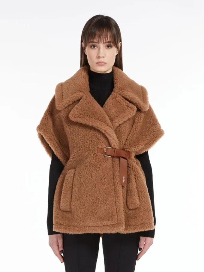 Teddy fabric cape, camel