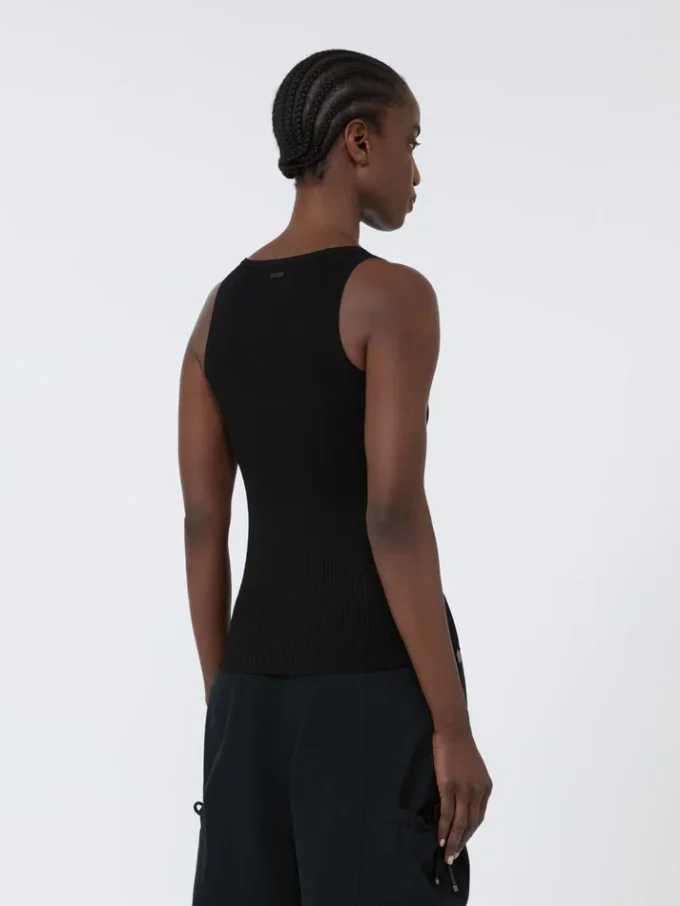 Viscose-blend yarn top, black Viscose-blend yarn top, black