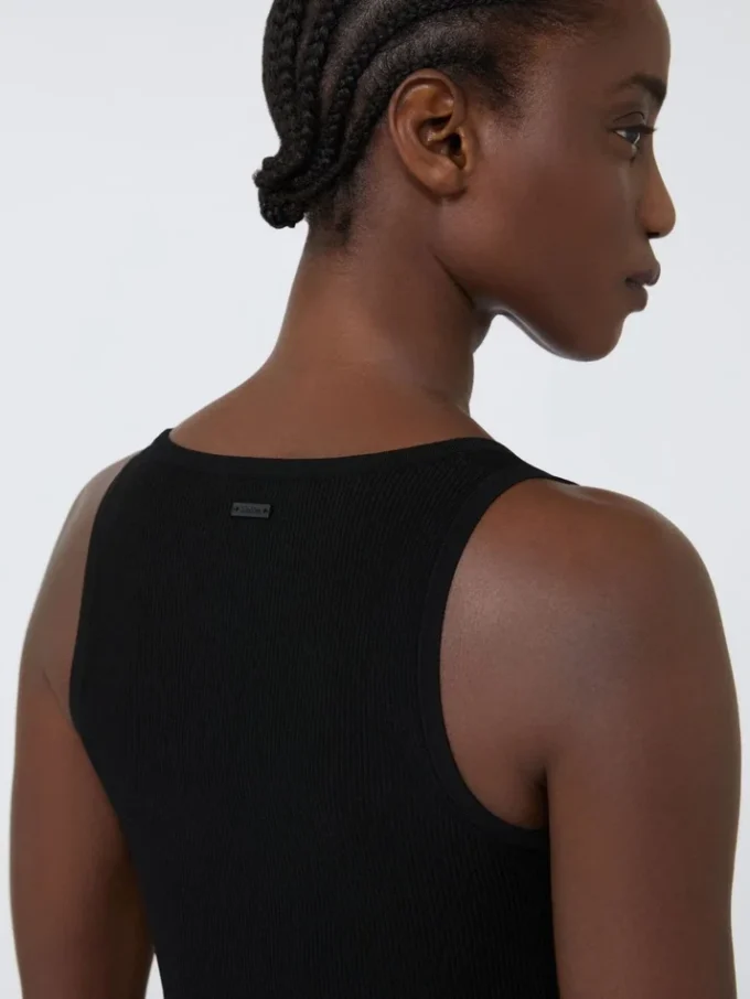 Viscose-blend yarn top, black Viscose-blend yarn top, black