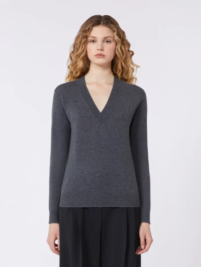 Wool and cashmere sweater, dark grey Wool and cashmere sweater, dark grey