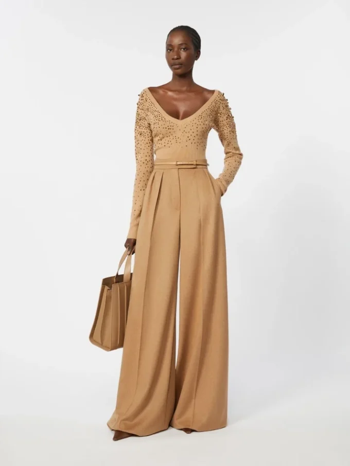 Wool and cashmere v-neck sweater, camel Wool and cashmere v-neck sweater, camel