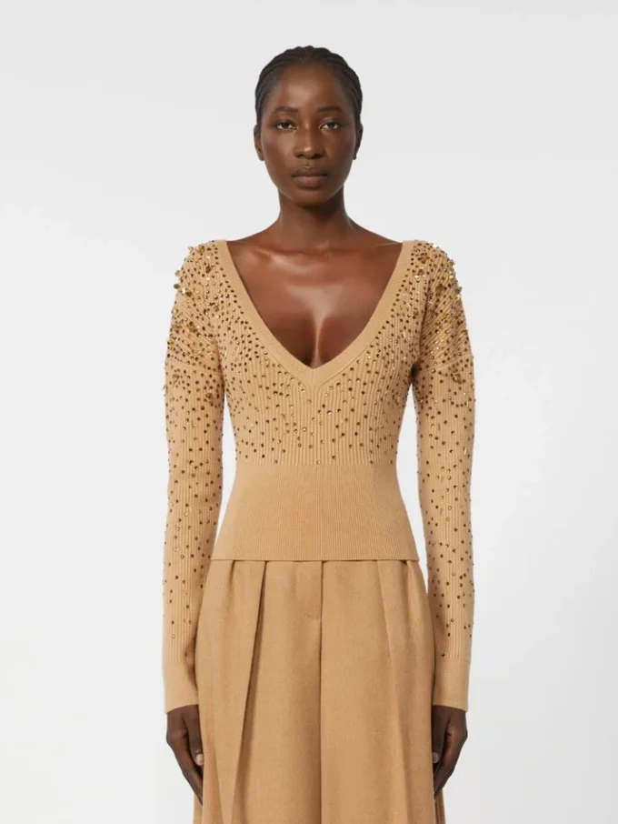 Wool and cashmere v-neck sweater, camel Wool and cashmere v-neck sweater, camel