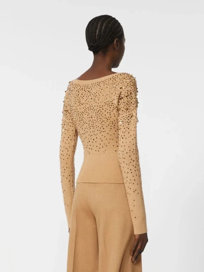 Wool and cashmere v-neck sweater, camel Wool and cashmere v-neck sweater, camel