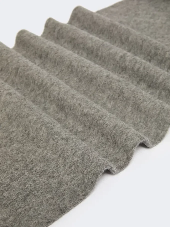 Wool scarf with embroidery, medium grey