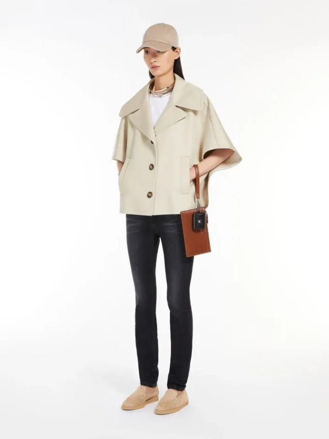 Wrist-strap leather pouch, amber brown Wrist-strap leather pouch, amber brown